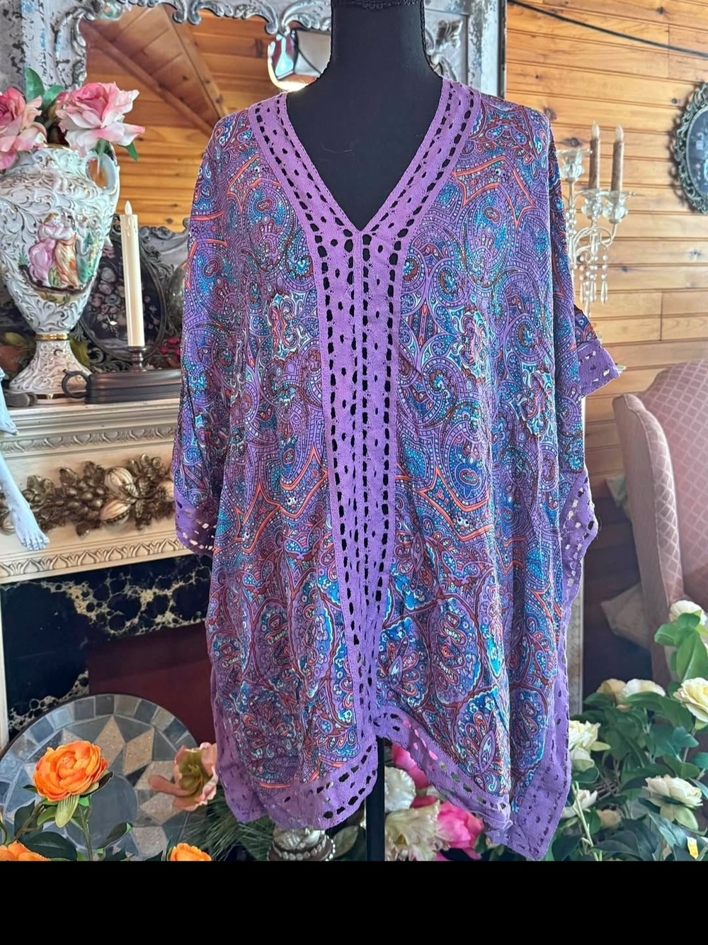 Liz Lange Purple Paisley V-Neck Crochet-Trim Tunic